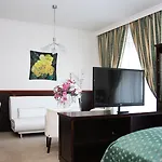 Hotel Grand 4*